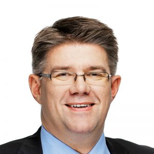 „Ráðuneytið kveðst hafa unnið að útfærslu tillagnanna og nefnir það sérstaklega að það hafi uppskorið hrós frá Vigdísi Hauksdóttur sem á sæti í hagræðingarhópnum og er einnig formaður fjárlaganefndar Alþingis.“ 