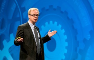 Snemma síðasta árs var Jón Daníelsson, hagfræðingur í London, í viðtali í þættinum Sprengisandur á Bylgjunni. Þar sagði hann, þá nýbúinn að taka við styrk upp á einn milljarð eða svo, til að setja á stofn stofnun, sem er ætlað að meta kerfisáhættu, að svo viðkvæmur getur efnahagur þjóða verið að eitt atriði geti orðið til þess að hleypa af stað verðbólu, sem leiði til ofþenslu. 