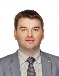 Almennt voru það tillögur hagræðingarhópsins að það ætti að skera meira niður innan utanríkisþjónustunnar." 